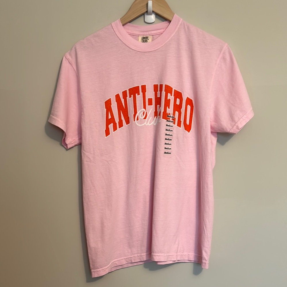 Comfort Colors Women’s Pink Tee Taylor Swift Anti-Hero with Bold Print M NWT